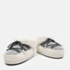 Moon Boot X Guest in Residence Evx Chalet White Sand Mules in pelliccia sintetica Moon Boot X Guest in Residence Evx Chalet White Sand Mules in pelliccia sintetica