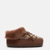 Moon Boot X Guest in Residence: Mules Evx Chalet in finta pelliccia color cacao Moon Boot X Guest in Residence: Mules Evx Chalet in finta pelliccia color cacao