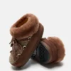Moon Boot X Guest in Residence: Mules Evx Chalet in finta pelliccia color cacao Moon Boot X Guest in Residence: Mules Evx Chalet in finta pelliccia color cacao
