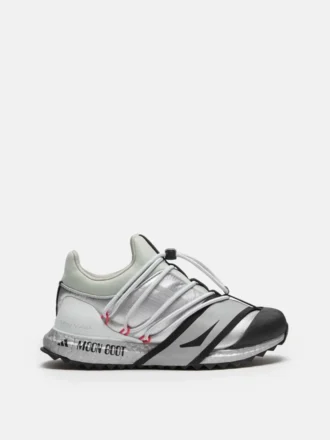 Sneakers basse Adidas X Moon Boot Ultraboost 1.0 in argento opaco
