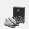 Sneakers basse Adidas X Moon Boot Ultraboost 1.0 in argento opaco Sneakers basse Adidas X Moon Boot Ultraboost 1.0 in argento opaco