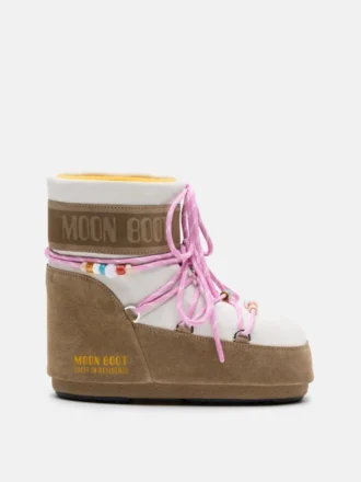 Stivali Moon Boot X Guest in Residence Icon Low in pelle scamosciata con perline color miele e sabbia