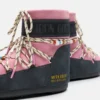 Stivali Moon Boot X Guest in Residence Icon Low in pelle scamosciata con perline grigio e rosa